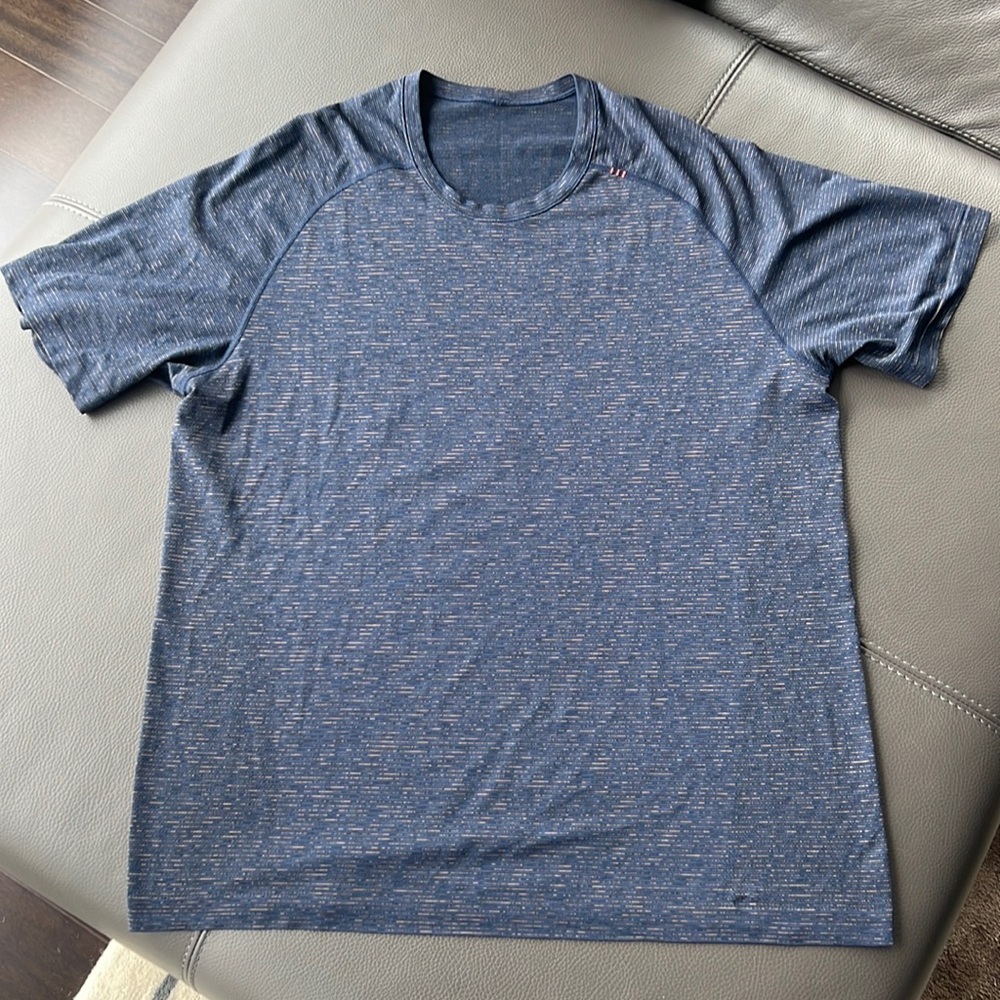 Lululemon men’s metal vent tech shirt XXL blue & gold